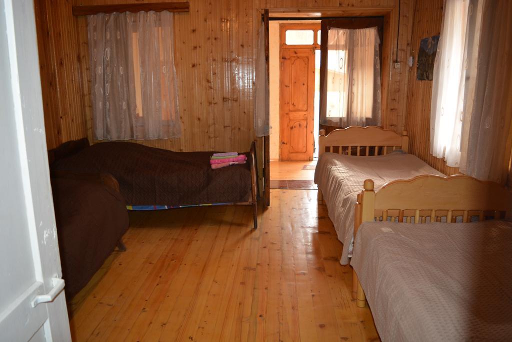 Mziuri Guest House Mestia Exteriör bild