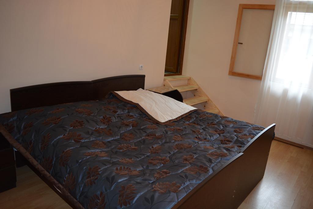Mziuri Guest House Mestia Exteriör bild